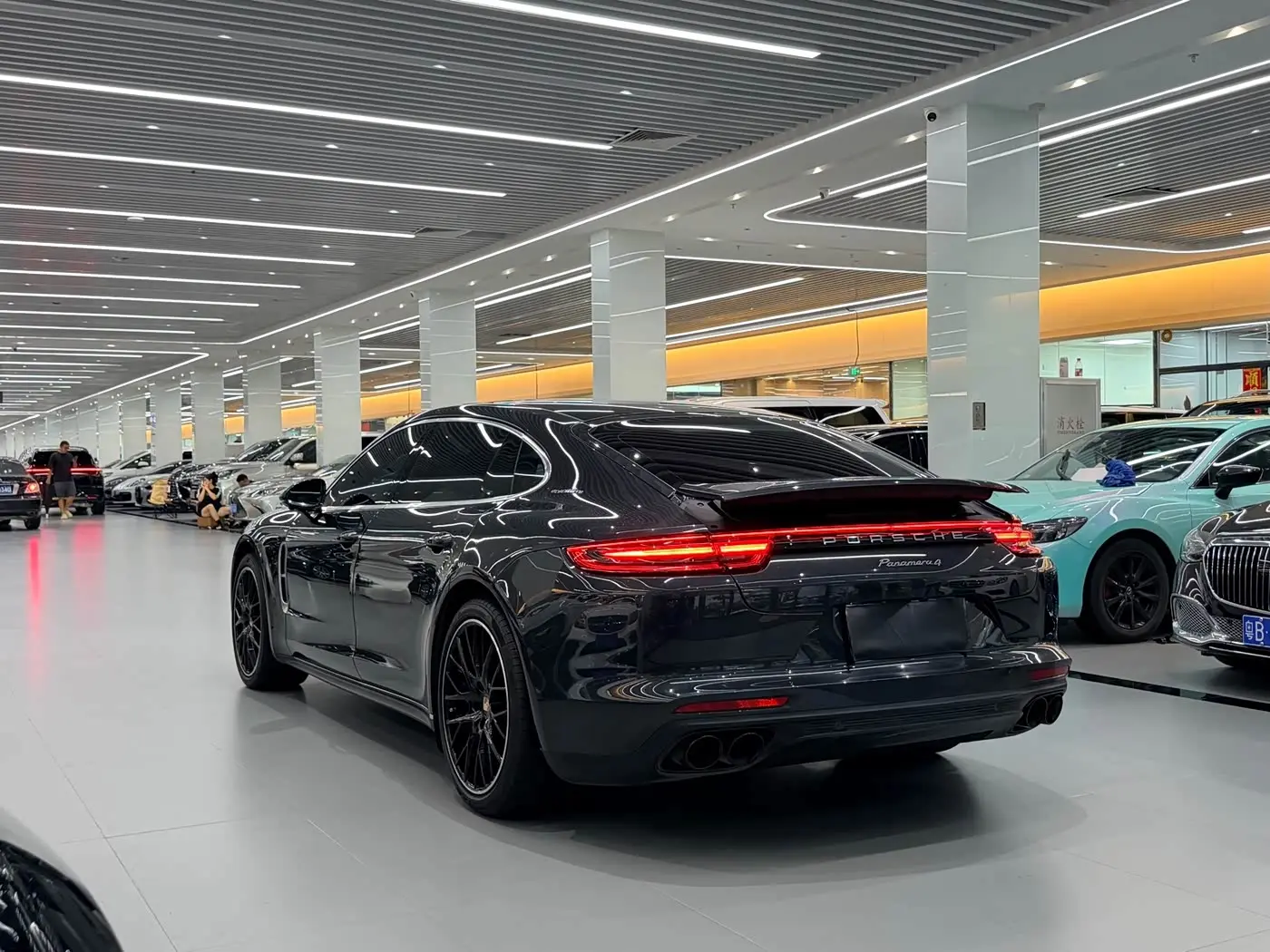 Porsche Panamera 2020 — Фото 16/18