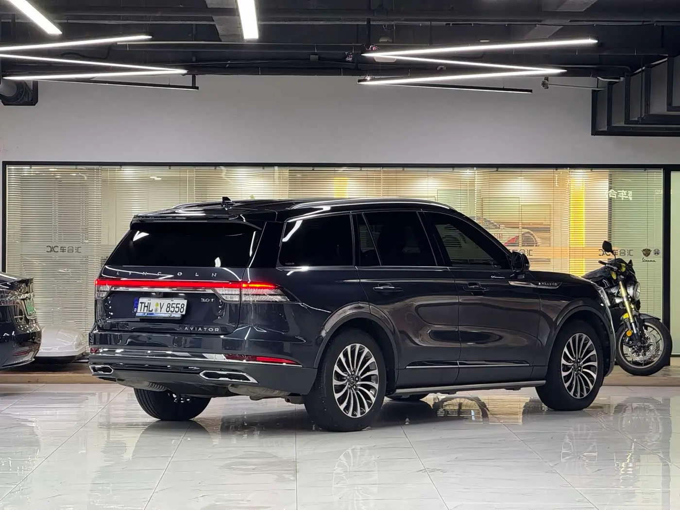 Lincoln Aviator 2023 — Фото 13/20