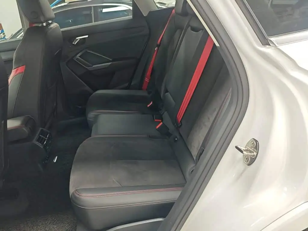 Audi Q3 2020 — Photo 17/20