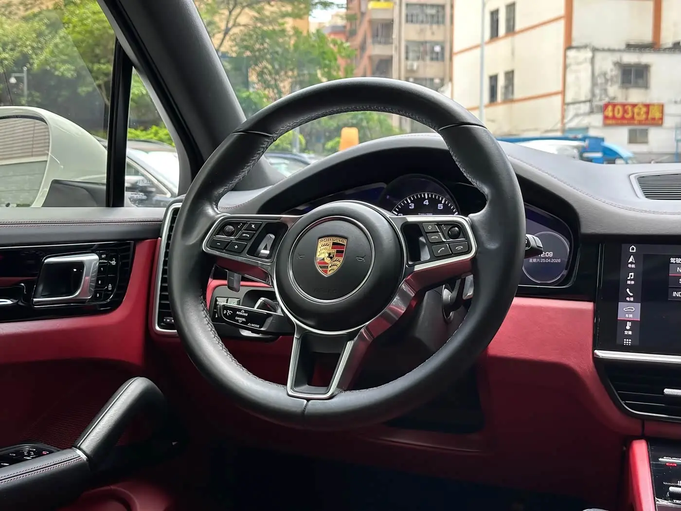 Porsche Cayenne 2019 — Photo 10/20