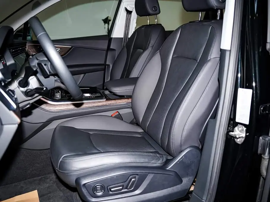 Audi Q7 2023 — Photo 18/20
