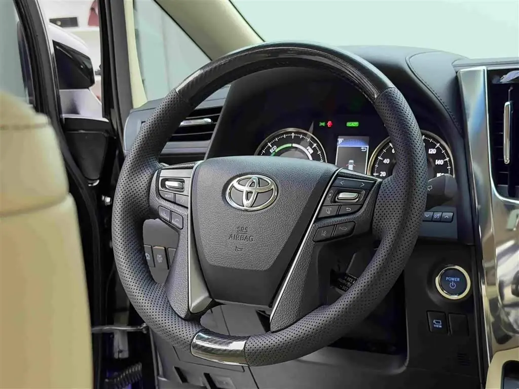 Toyota Vellfire 2022 — Photo 14/20