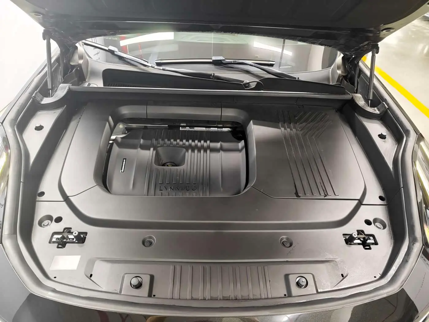 Lynk & Co 09 EM-P 2025 — Photo 12/18