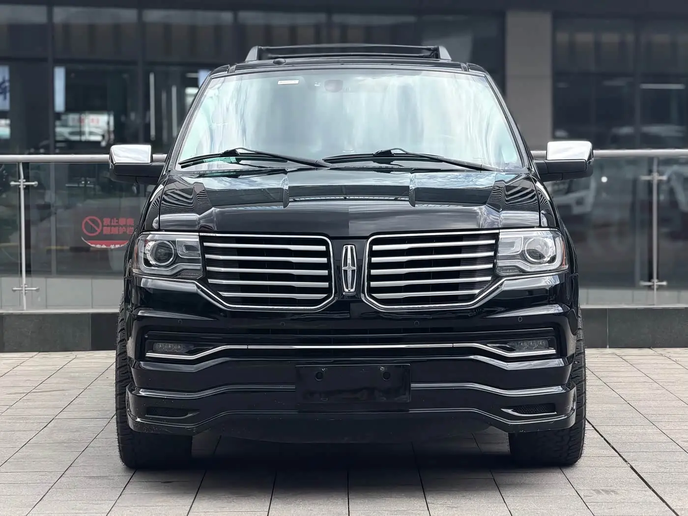 Lincoln Navigator 2017 — Фото 2/16