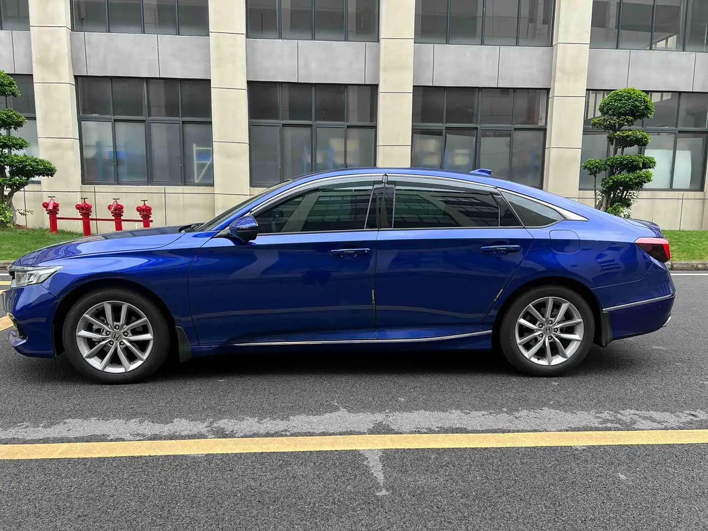 Honda Accord 2023 — Фото 4/20