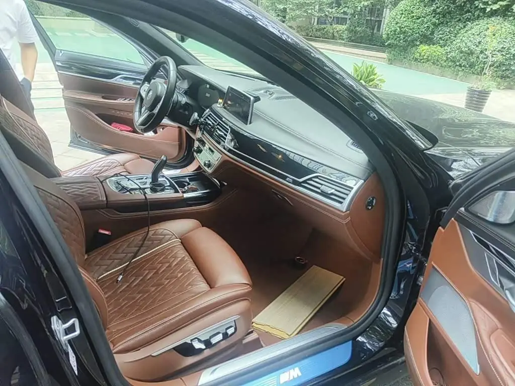 BMW 7 Series 2020 — Photo 10/15