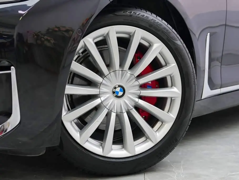 BMW 7 Series 2020 — Photo 3/17