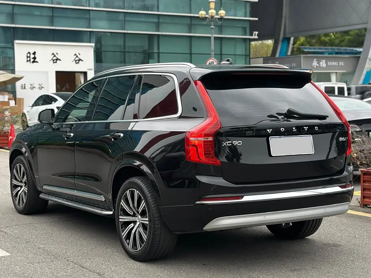 Volvo XC90 2022 — Фото 6/11