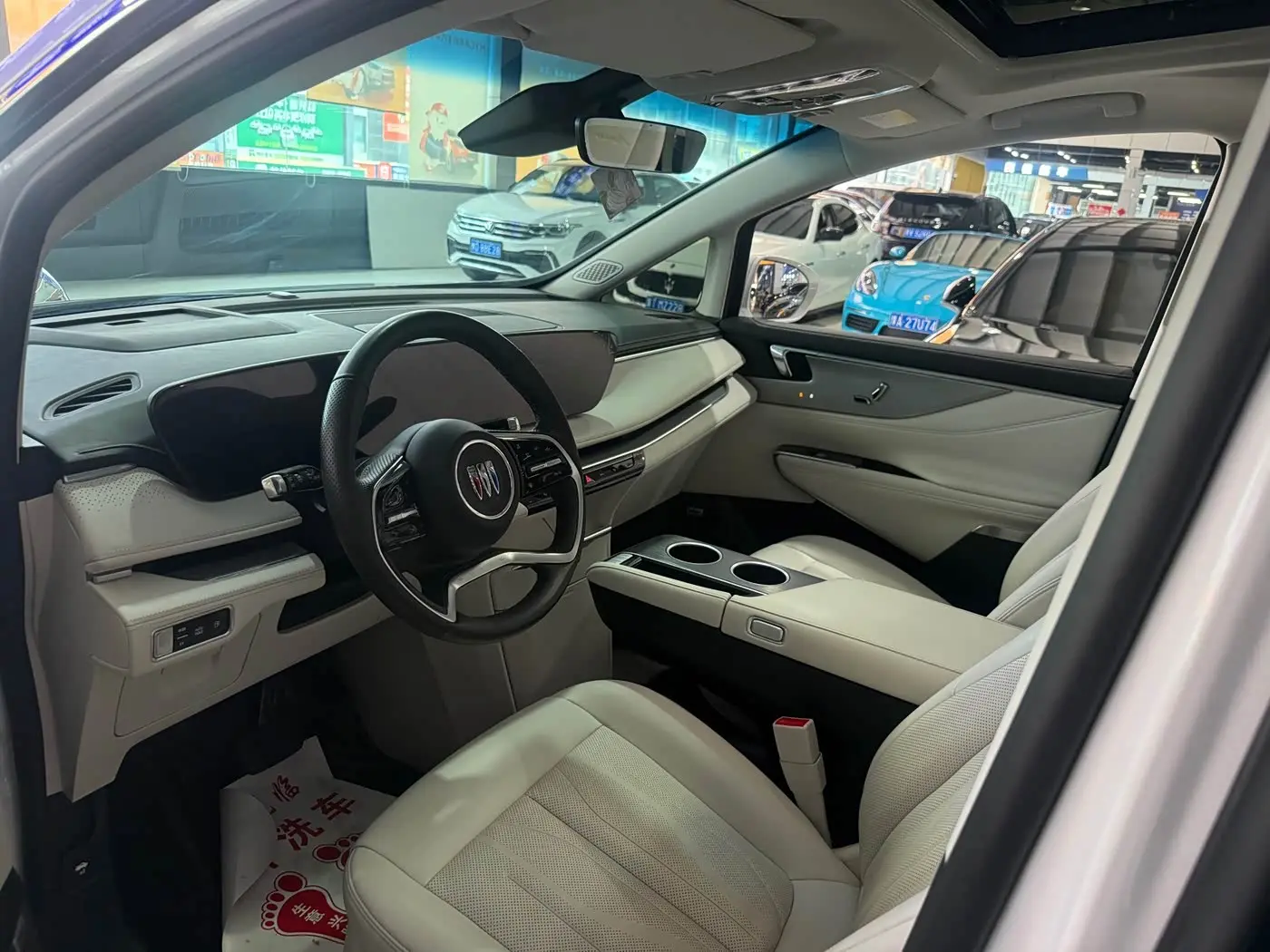 Buick GL8 New Energy 2024 — Photo 2/6