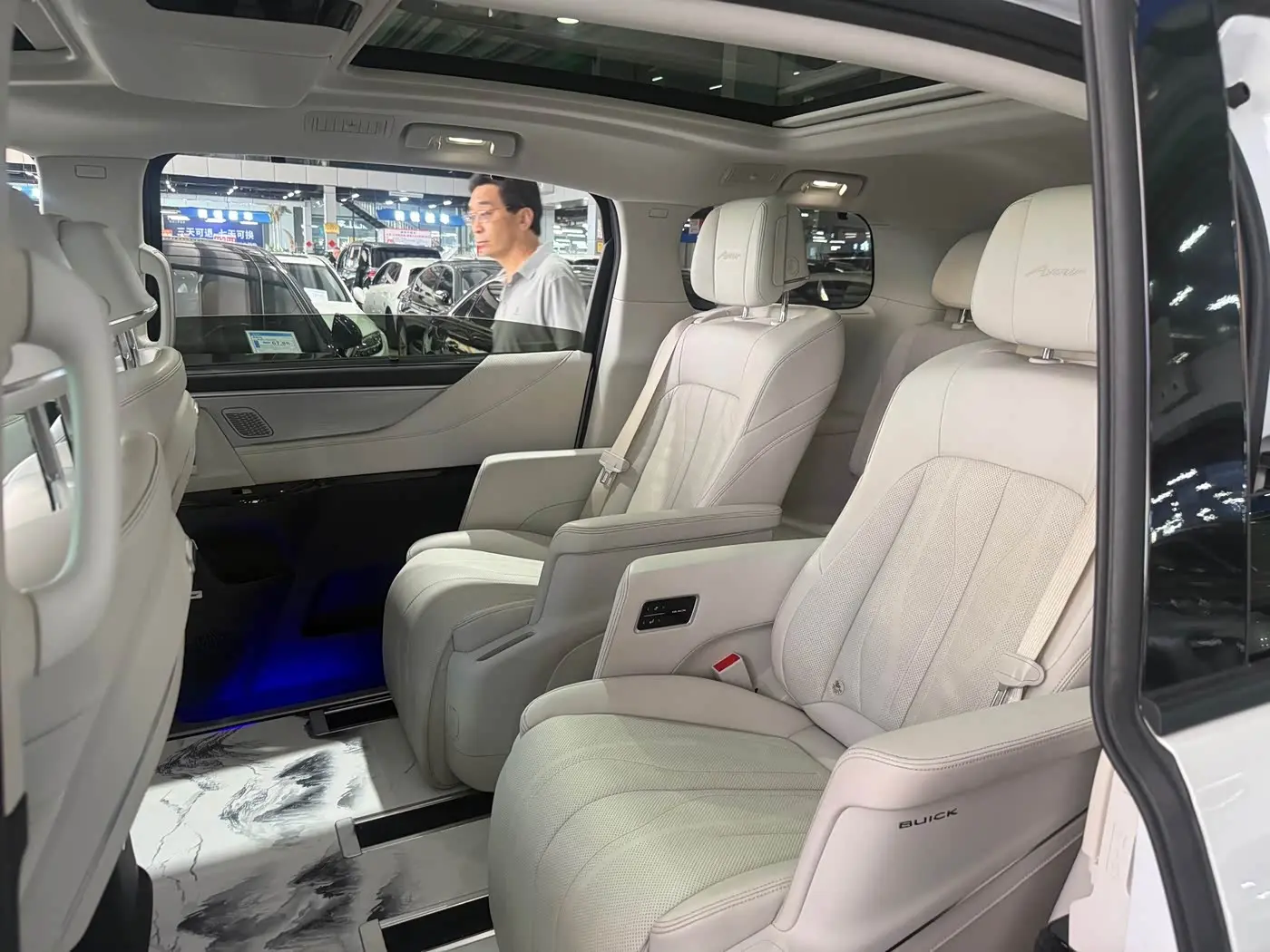 Buick GL8 New Energy 2024 — Photo 3/6