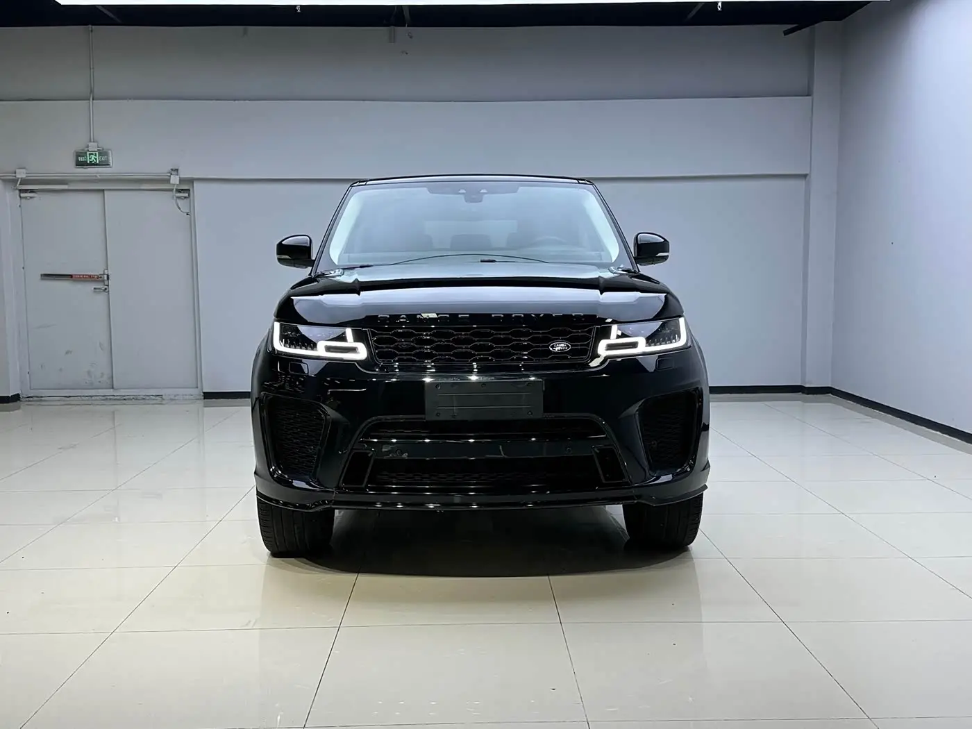 Land Rover Range Rover Sport 2017 — Photo 2/17