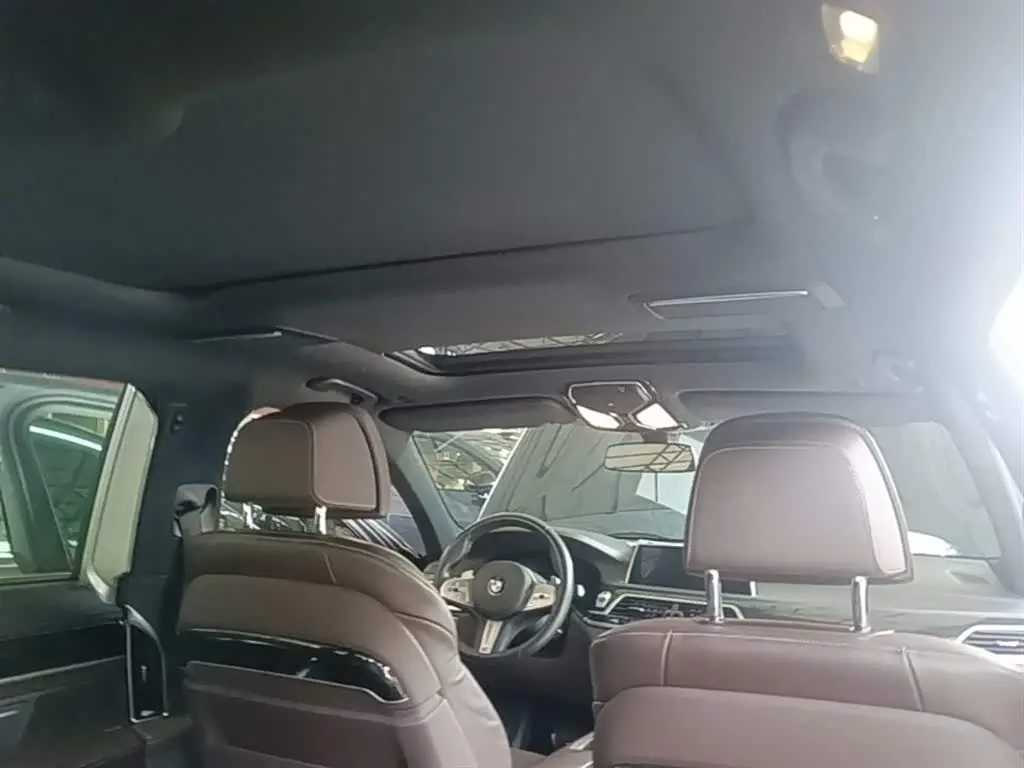 BMW 7 Series 2020 — Photo 18/20