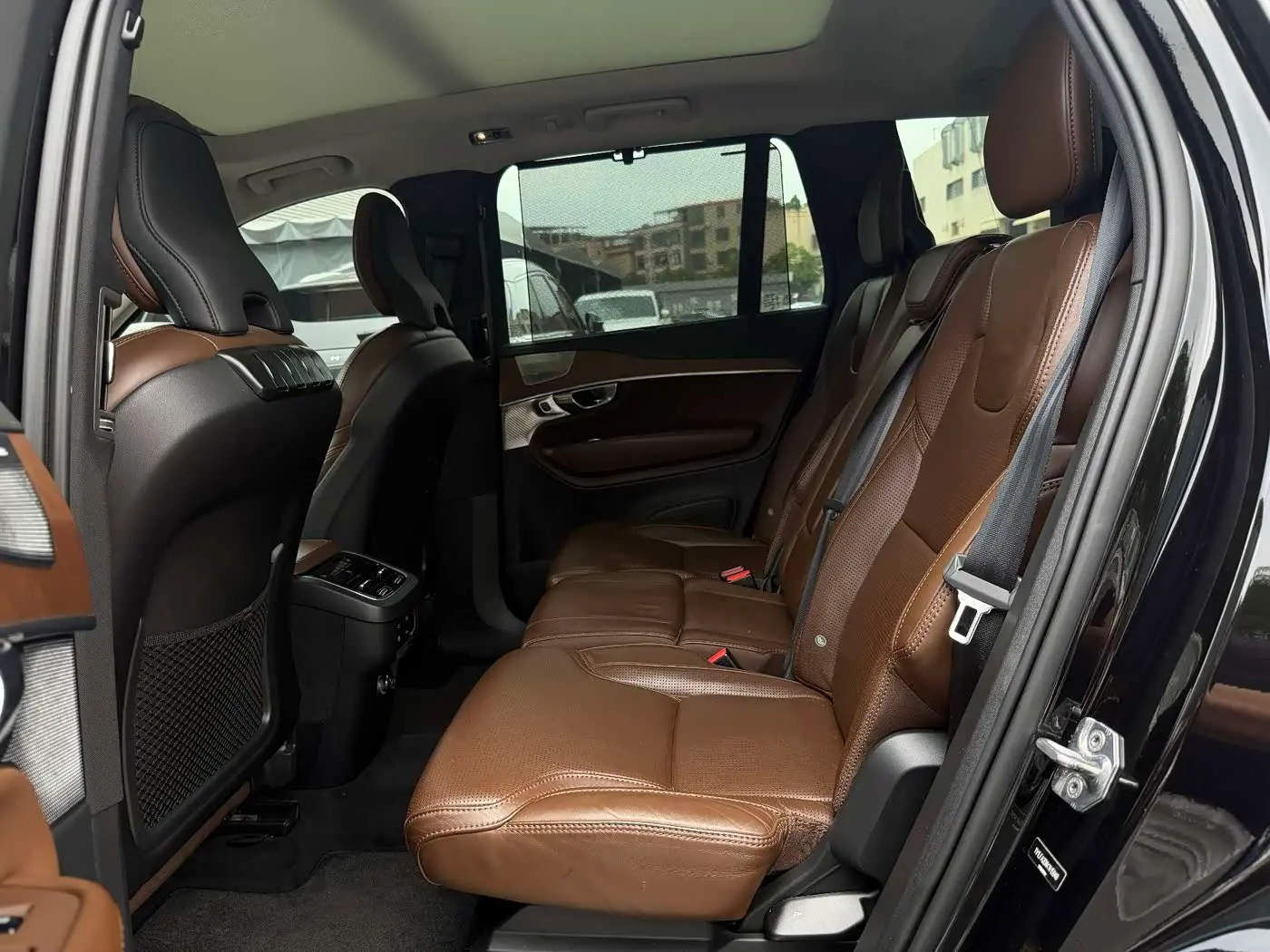 Volvo XC90 2018 — Photo 9/20