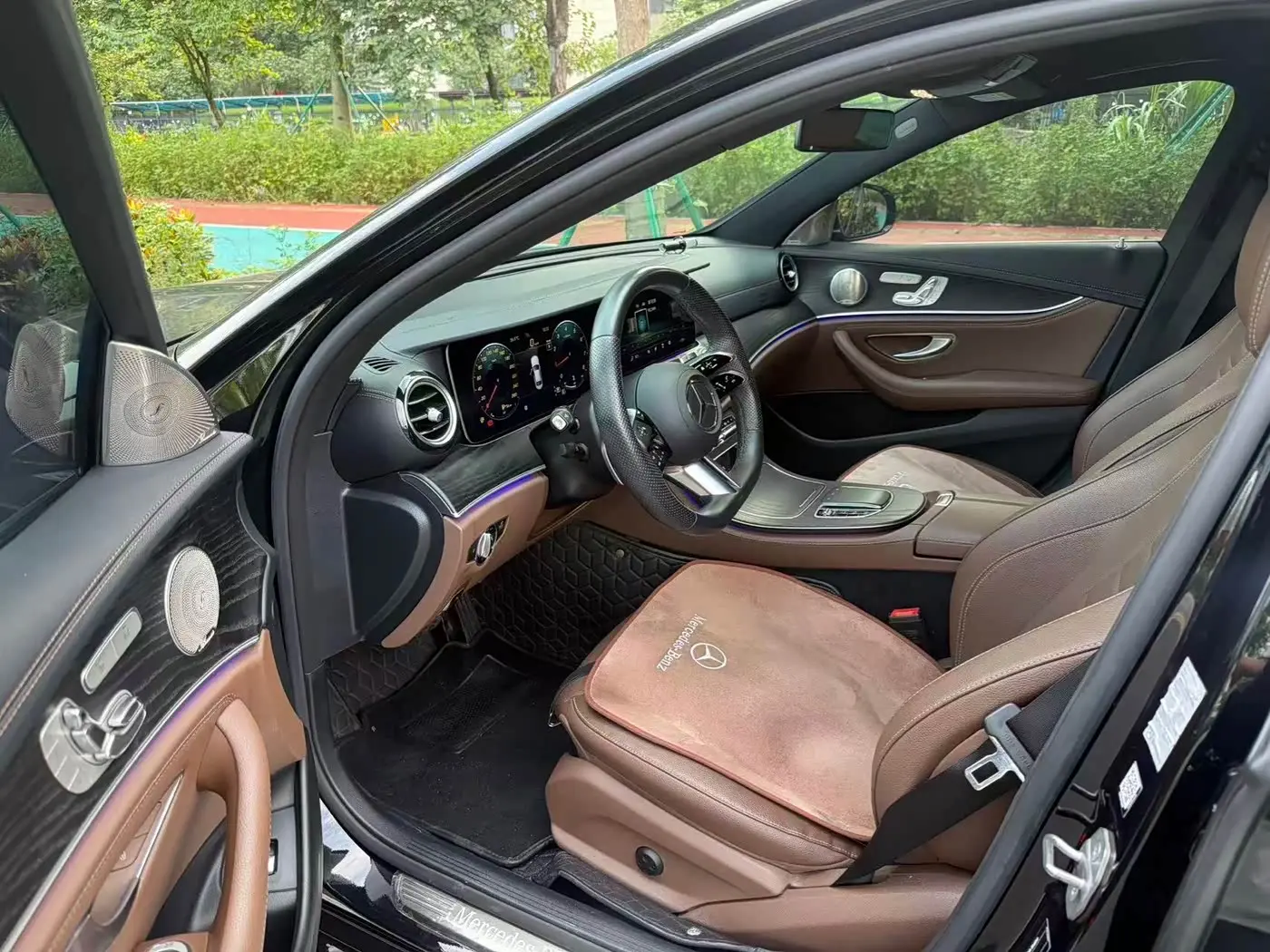 Mercedes-Benz E-Class 2023 — ფოტო 4/11