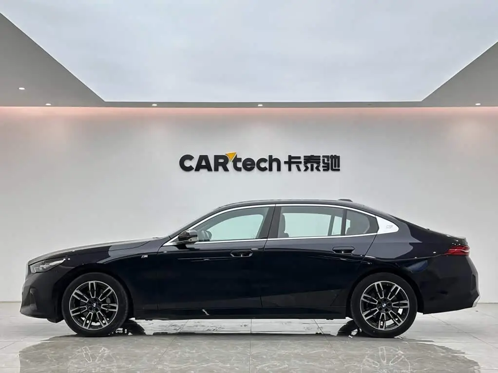 BMW 5 Series 2025 — Şəkil 2/16