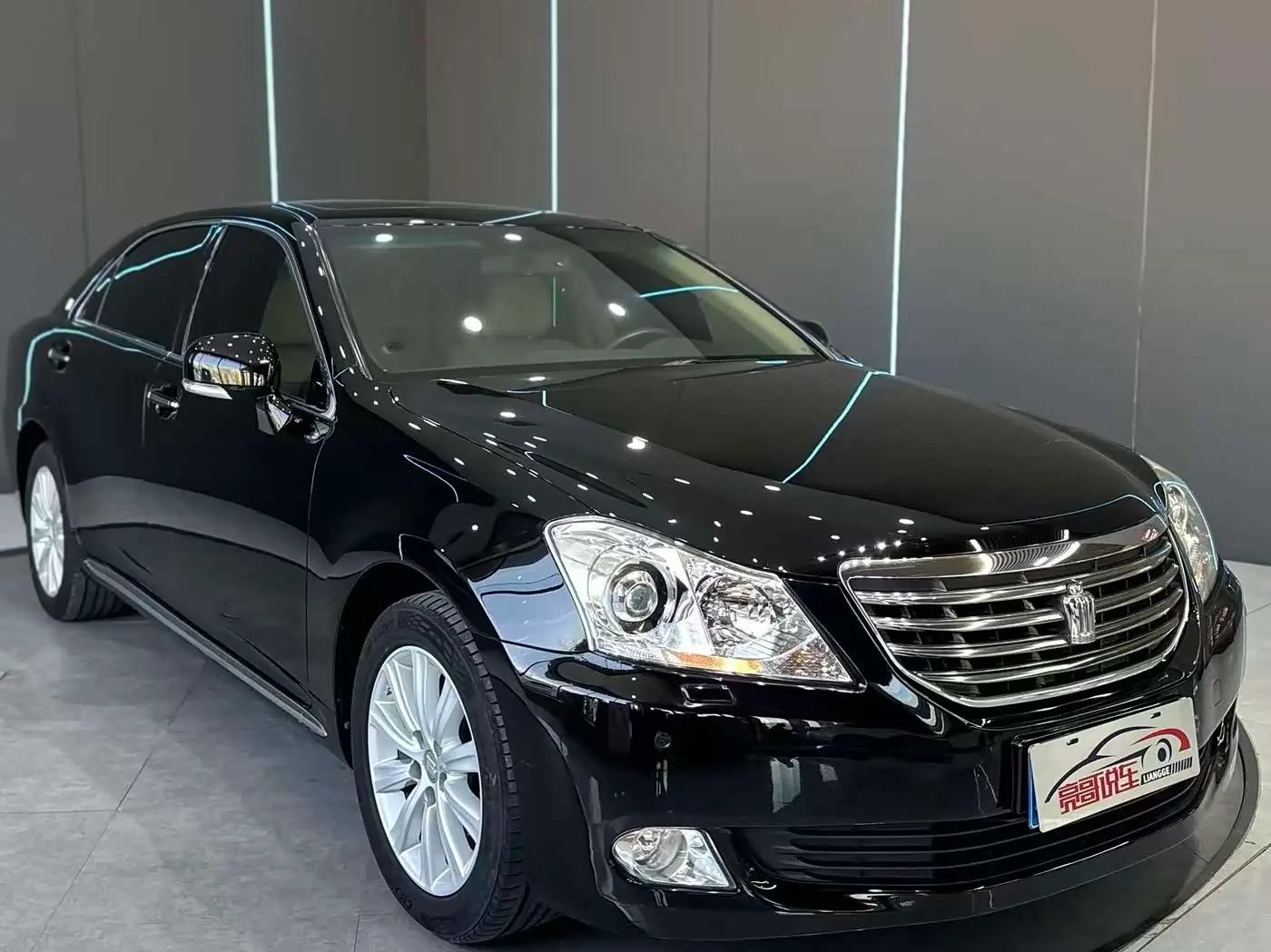 Toyota Crown 2012 — Photo 3/12