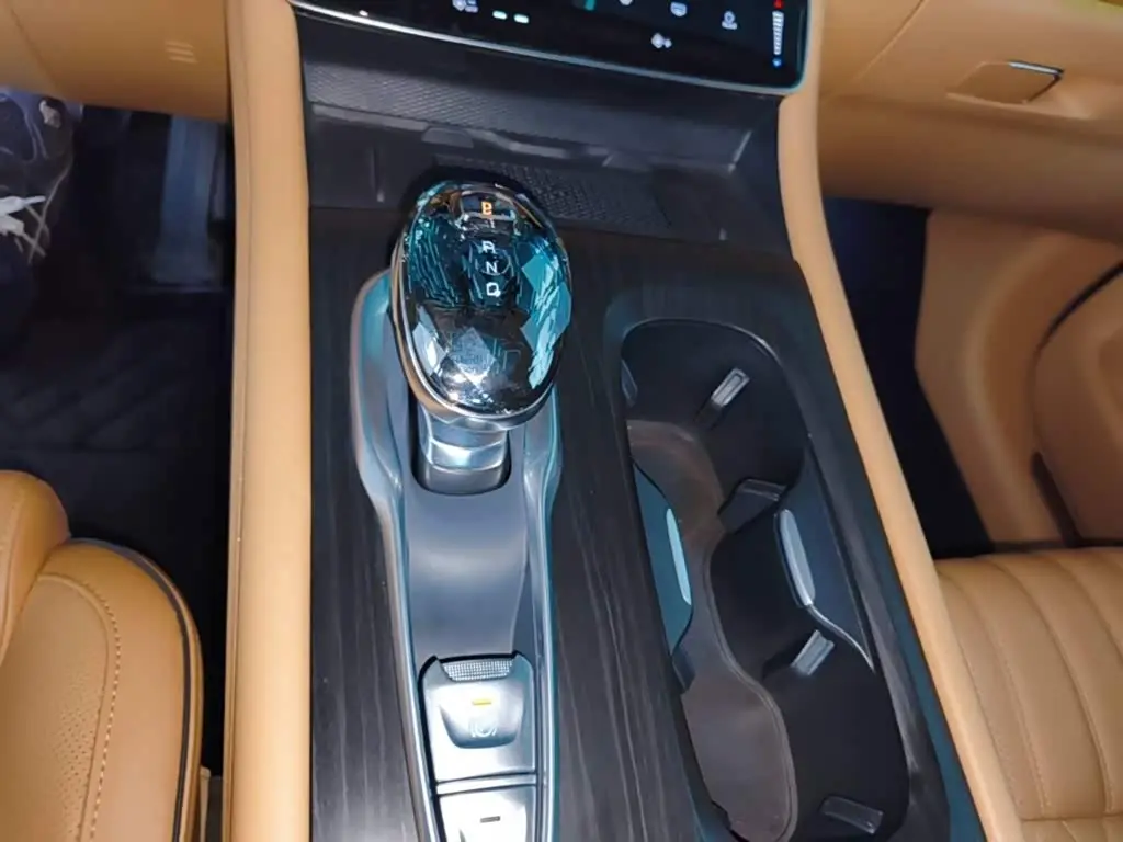Voyah Auto Voyah Dreamer 2024 — Şəkil 14/20