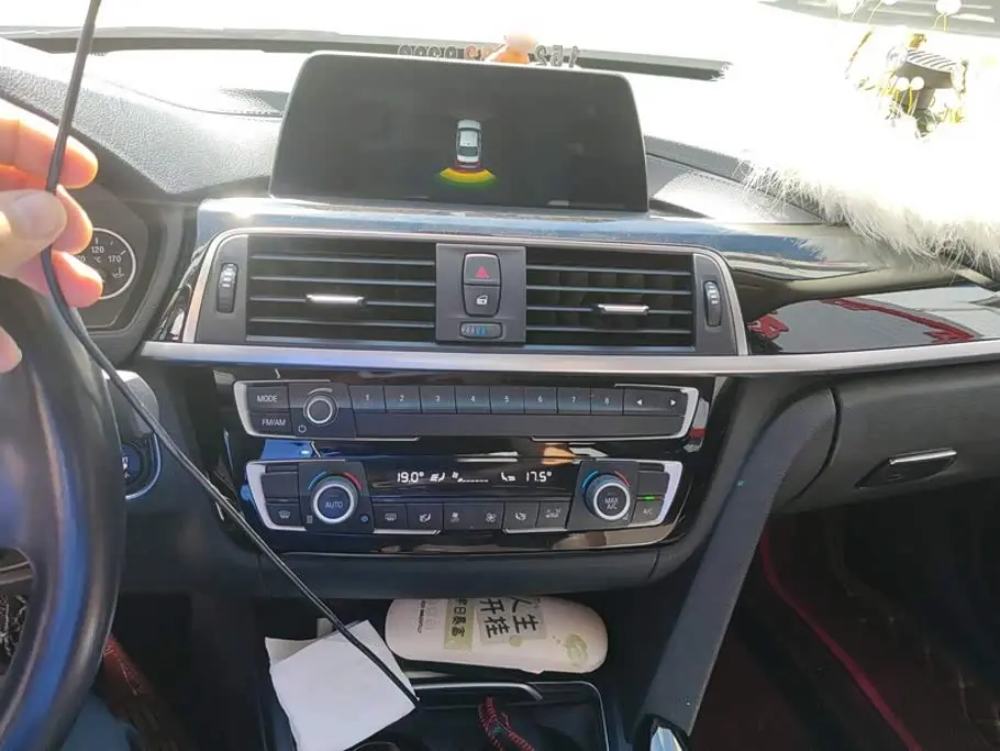BMW 3 Series 2018 — Фото 13/16