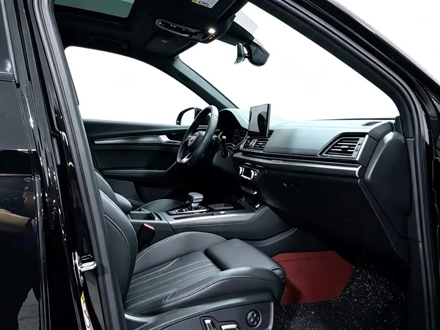 Audi Q5L 2024 — Photo 7/20
