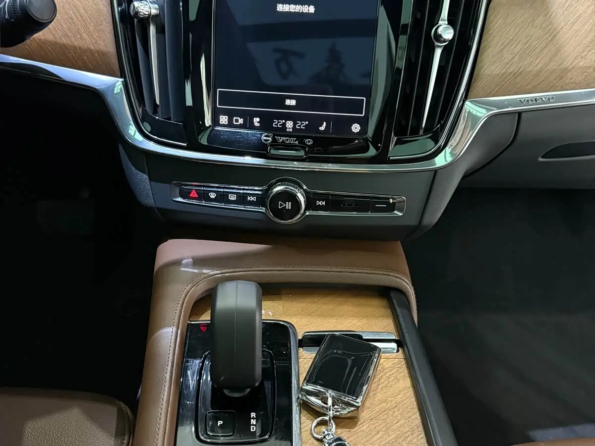 Volvo S90 2024 — Photo 16/20