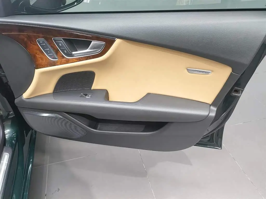 Audi A7 2015 — Şəkil 13/20
