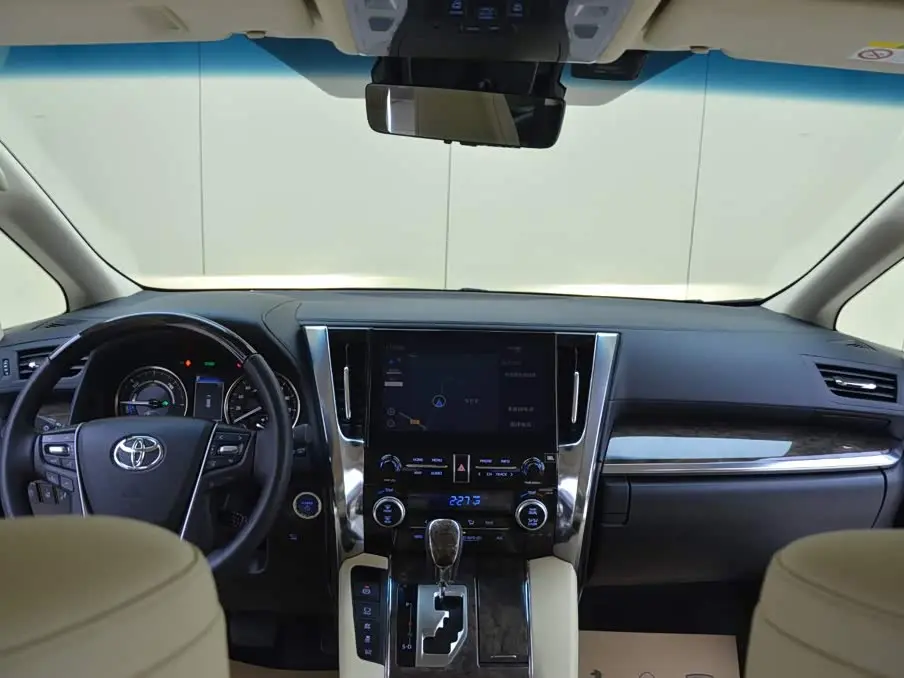 Toyota Vellfire 2023 — Şəkil 13/15