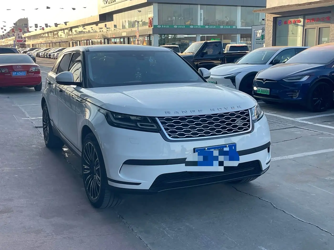 Land Rover Range Rover Velar 2018 — Photo 3/11