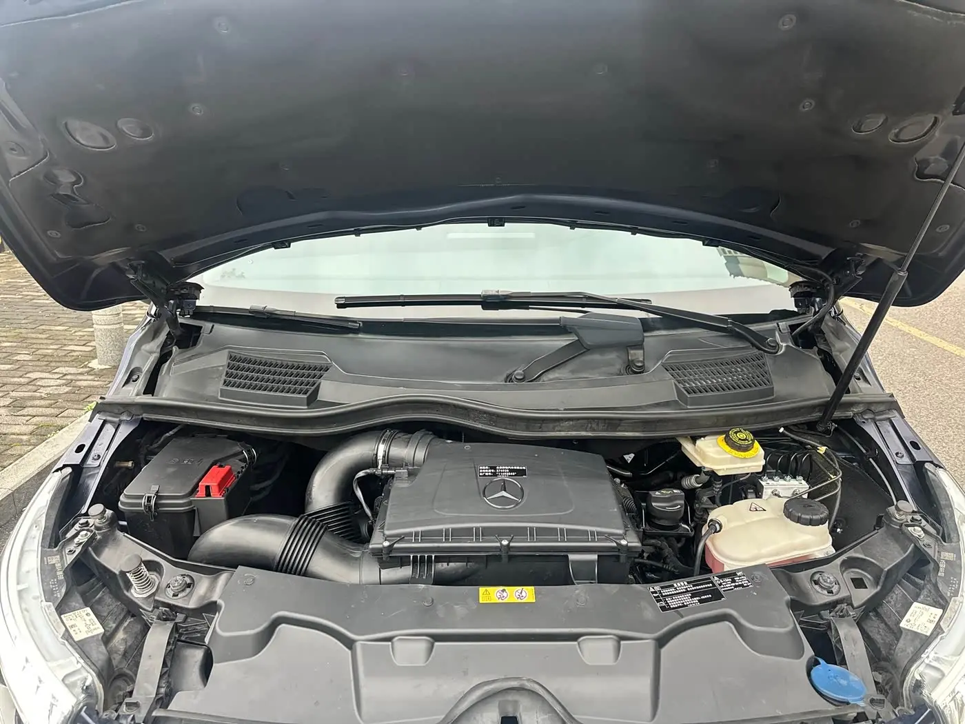 Mercedes-Benz V-Class 2021 — Photo 14/14