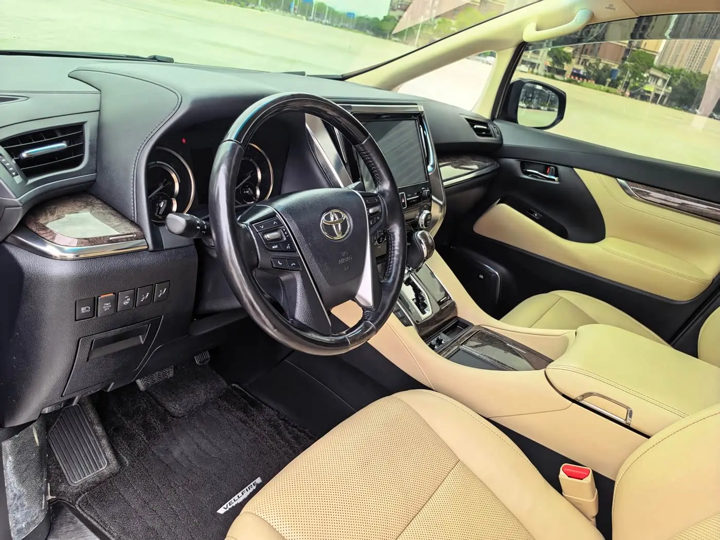 Toyota Vellfire 2020 — Photo 7/20