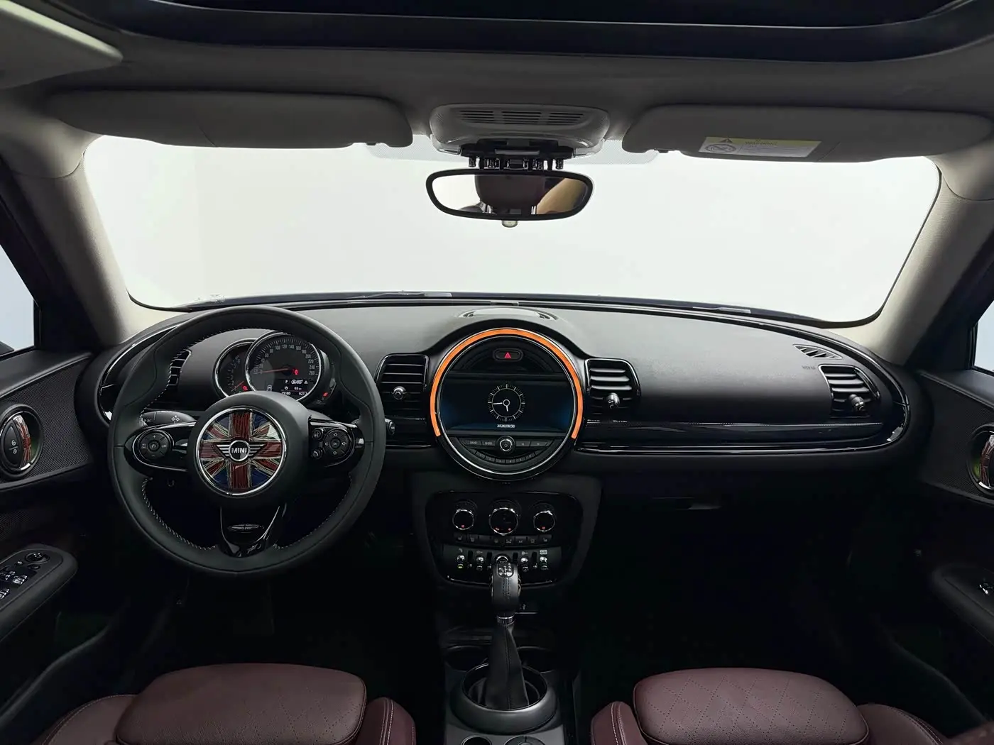 MINI CLUBMAN 2019 — Фото 11/19