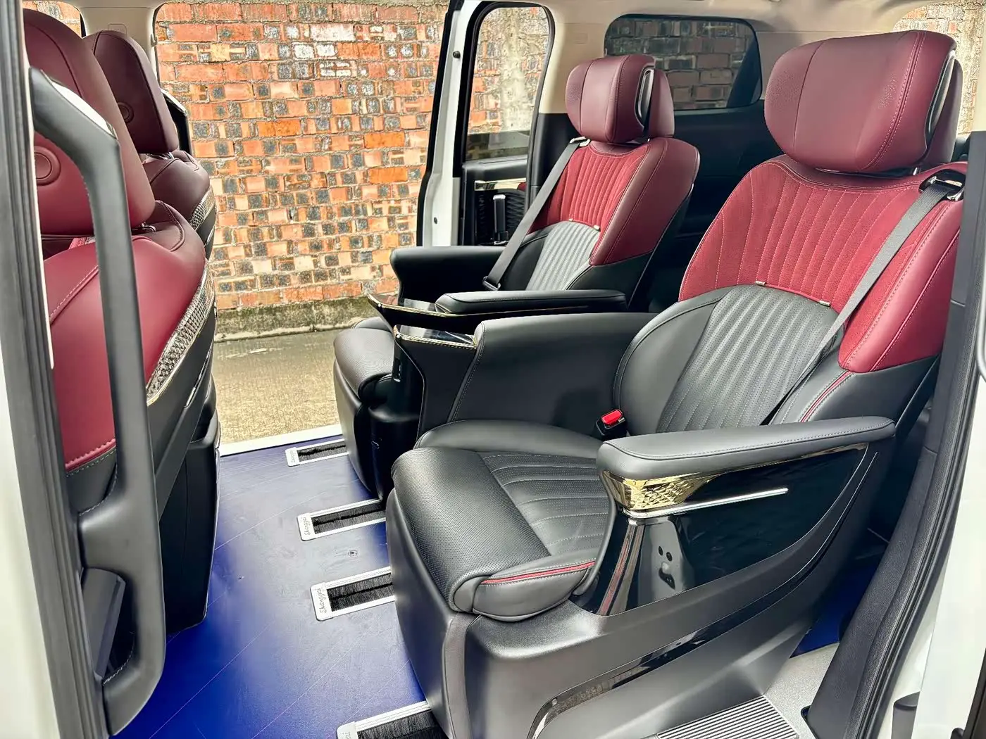 GAC Trumpchi Trumpchi E9 2024 — Photo 14/15