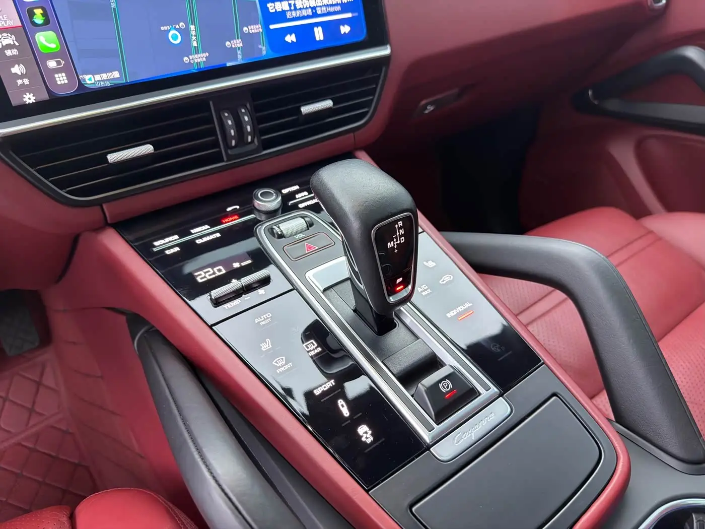 Porsche Cayenne 2019 — Photo 14/20