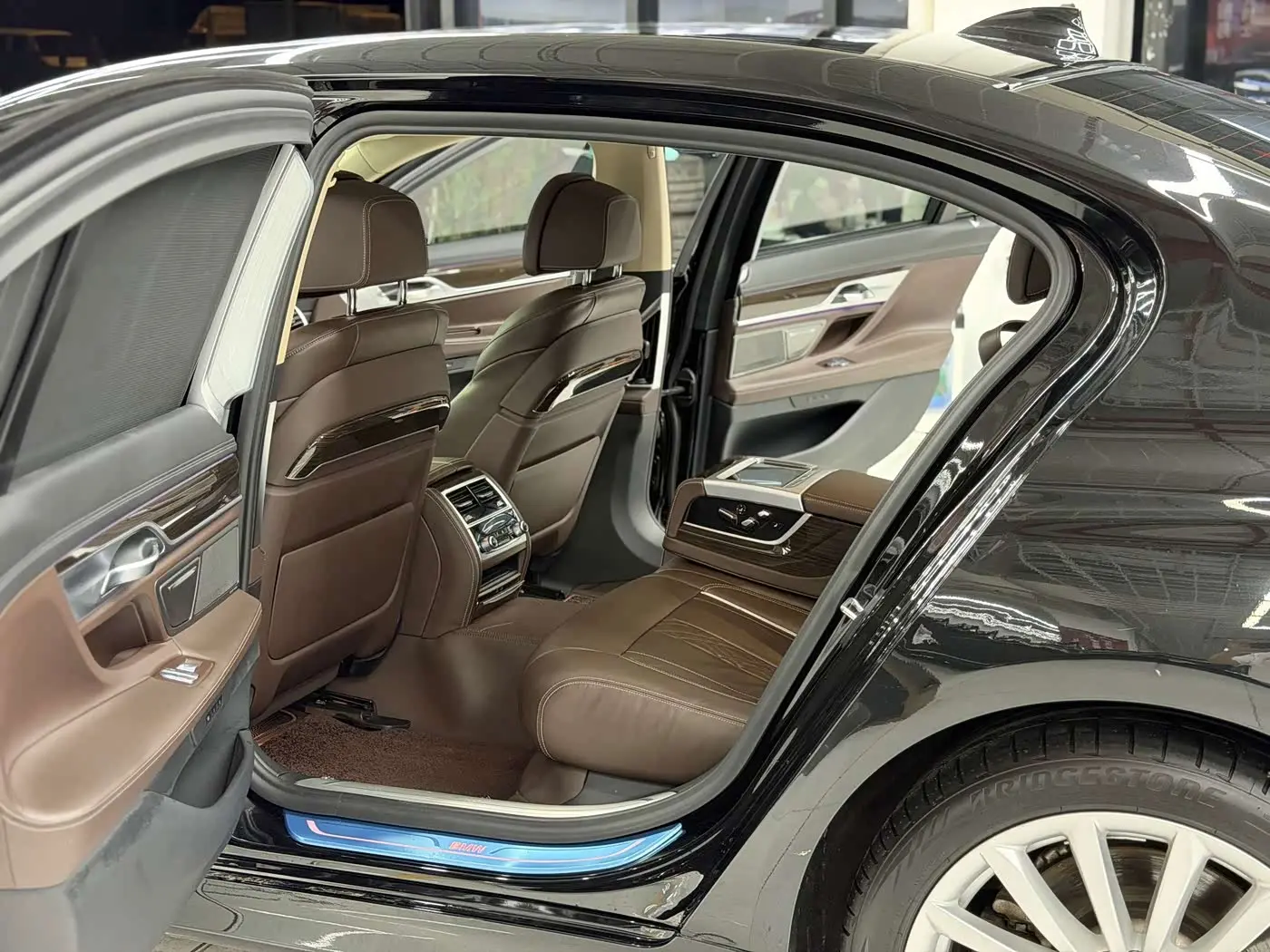 BMW 7 Series 2020 — Şəkil 14/19