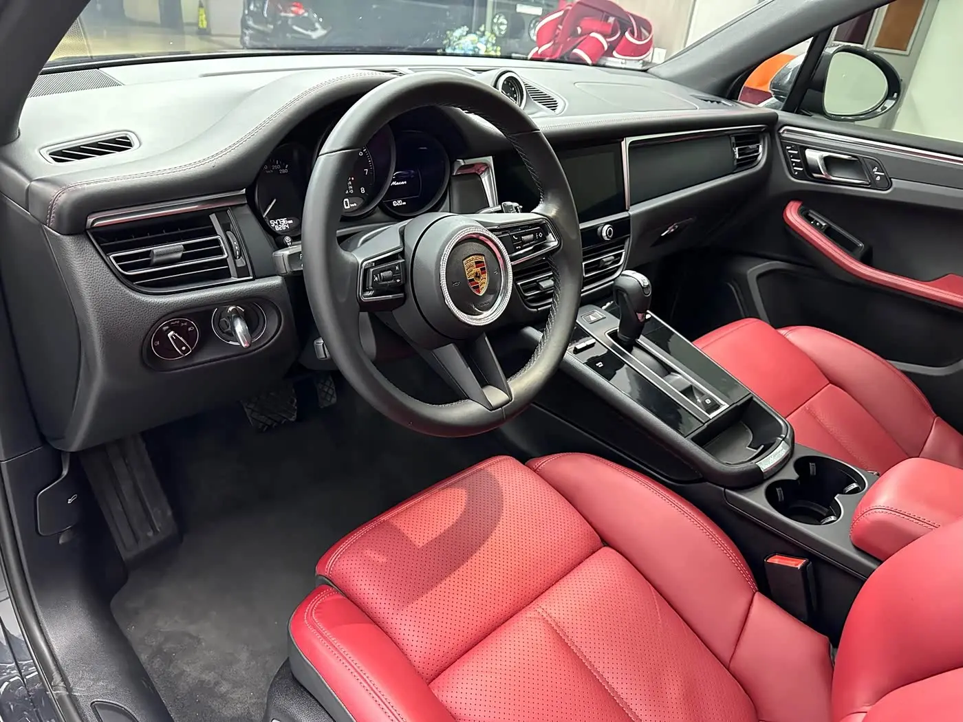 Porsche Macan 2022 — Photo 12/20