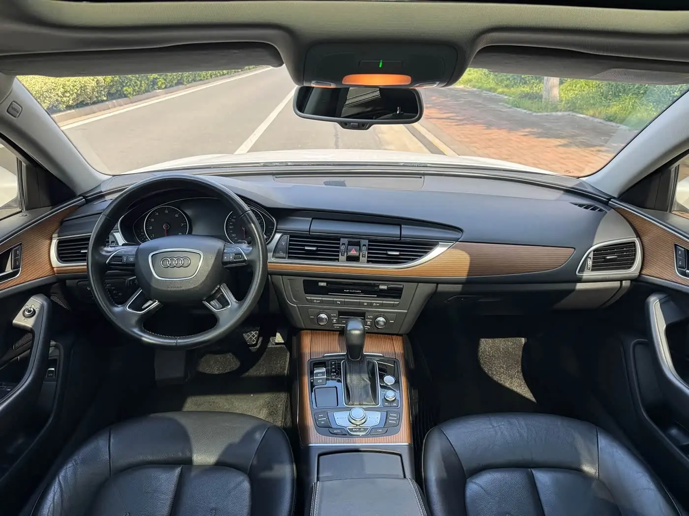 Audi A6L 2018 — Photo 8/9