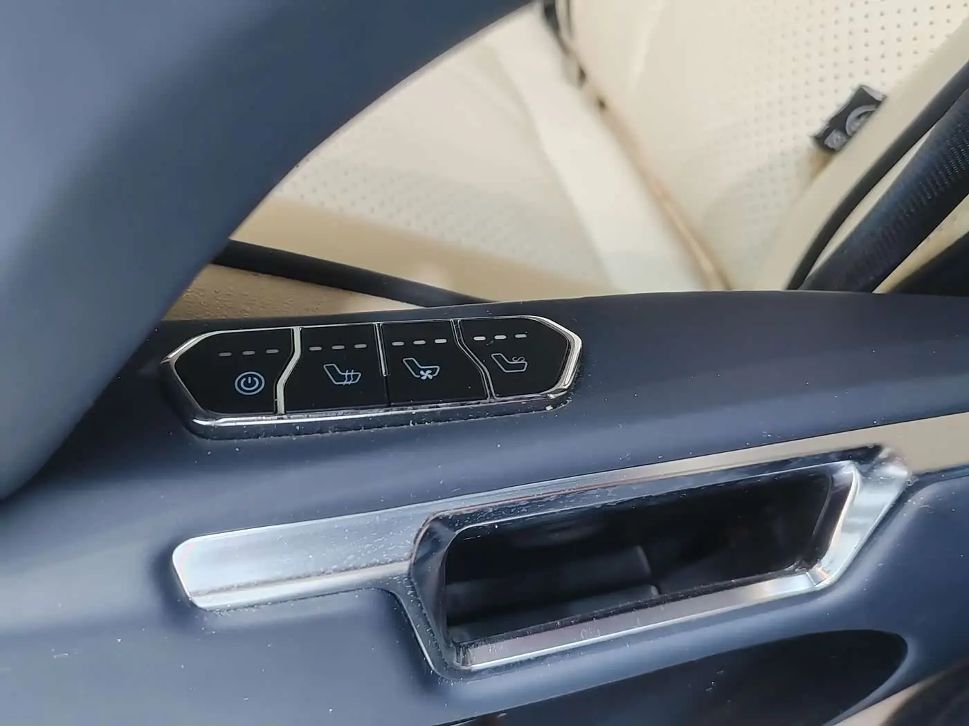 Mercedes-Benz V-Class 2022 — Photo 20/20