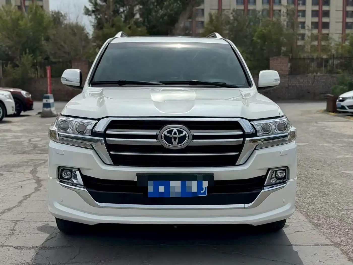 Toyota Land Cruiser 2015 — Photo 2/15