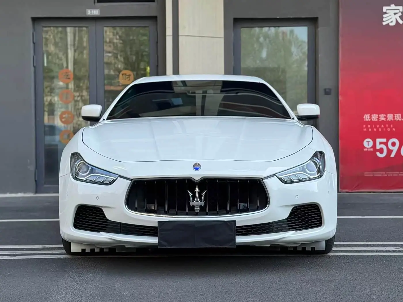 Maserati Ghibli 2016 — ფოტო 2/19