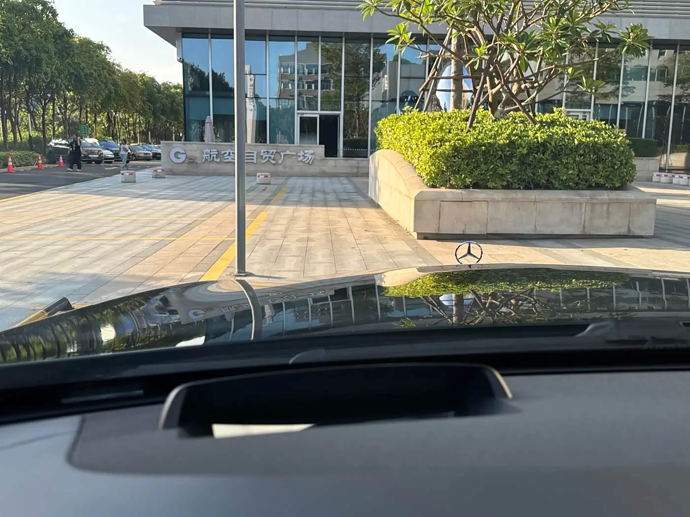 Mercedes-Benz Maybach S-Class 2020 — Photo 11/16