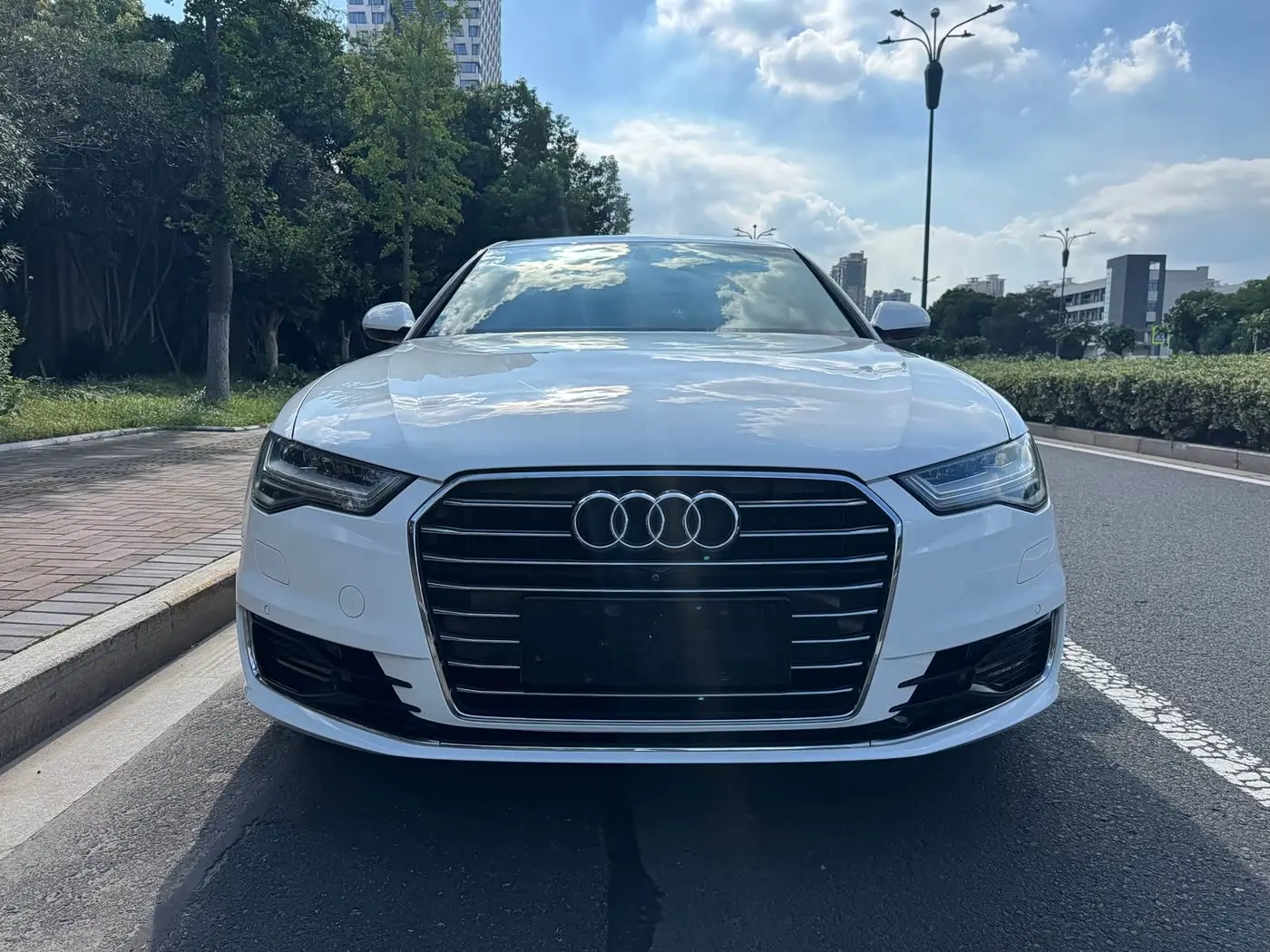 Audi A6L 2018 — Photo 2/9