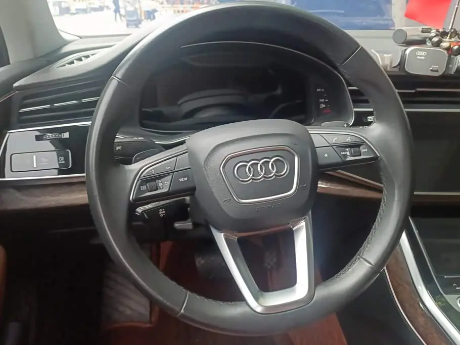 Audi Q7 2021 — Фото 15/16