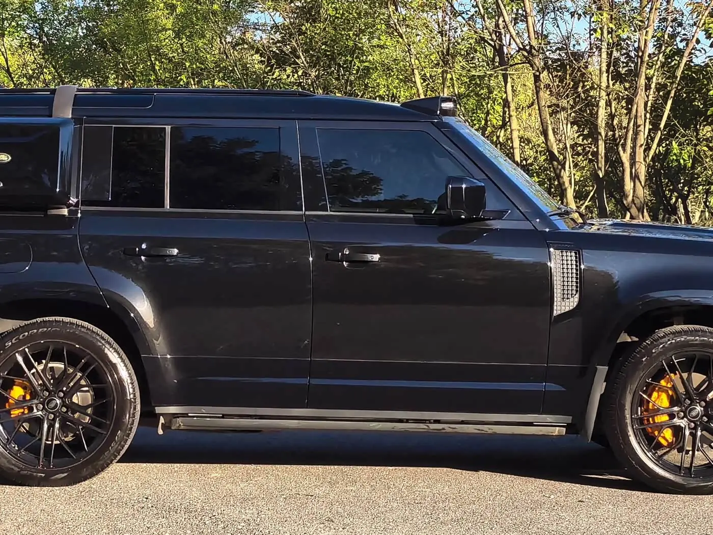 Land Rover Defender 2022 — Фото 4/20