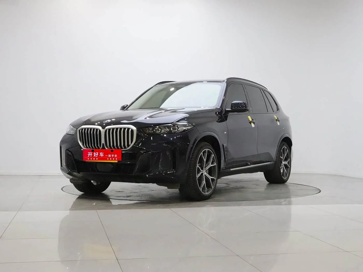BMW X5 2025 — Фото 1/20