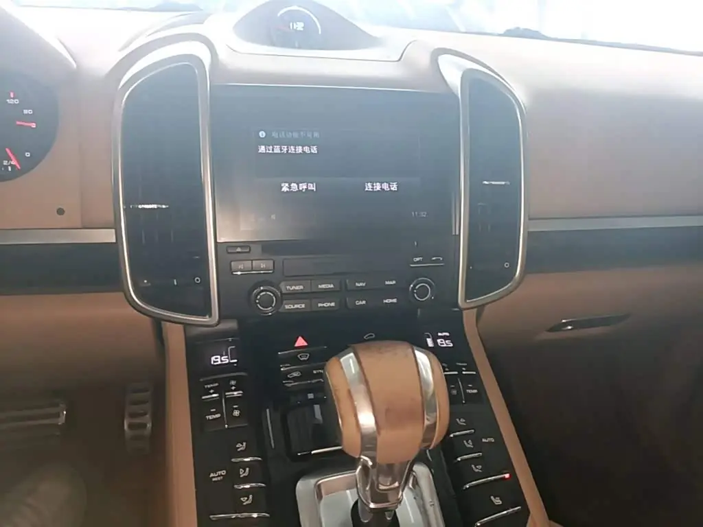 Porsche Cayenne 2018 — Şəkil 13/20