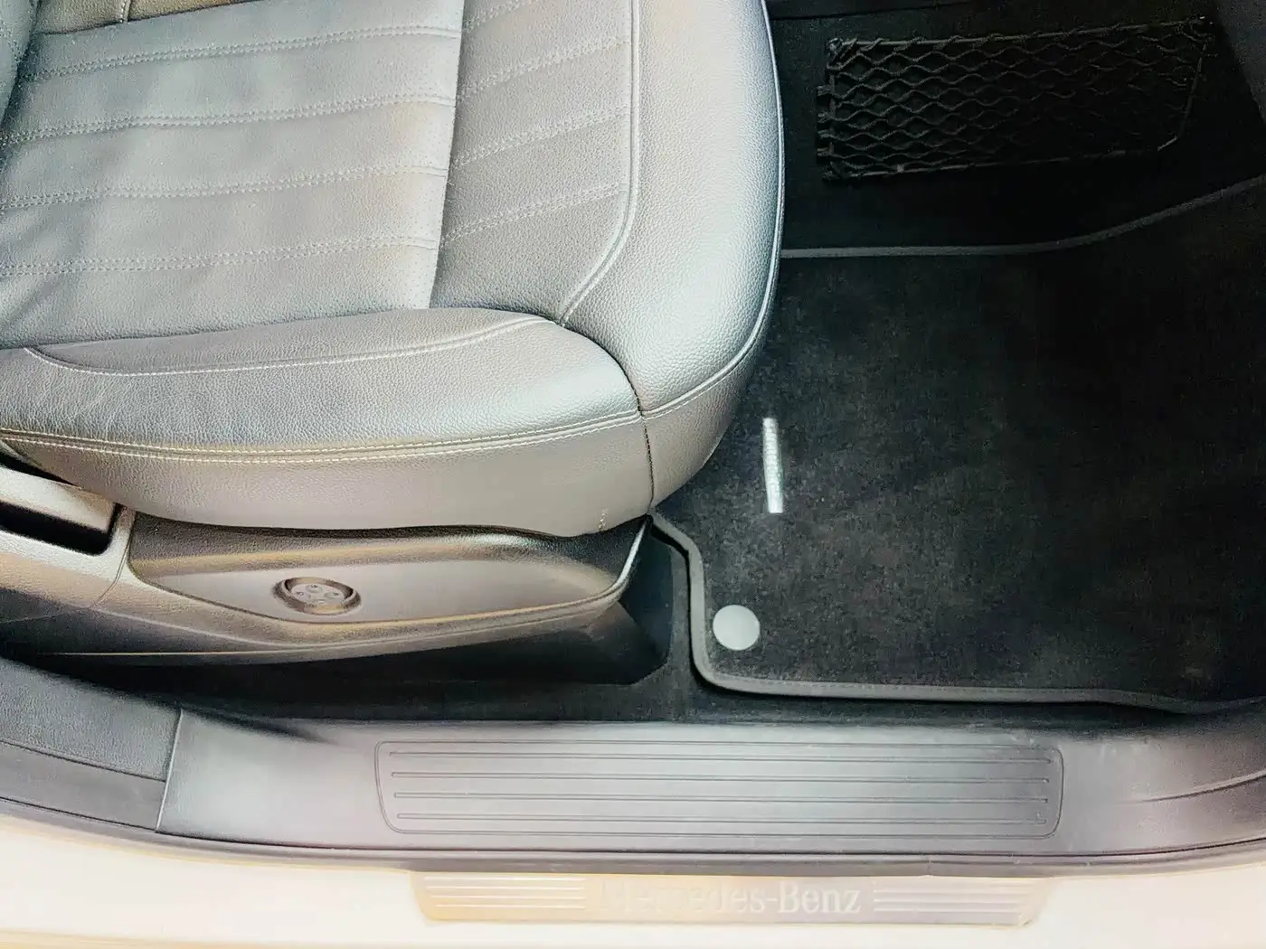 Mercedes-Benz GLS 2018 — Photo 18/20