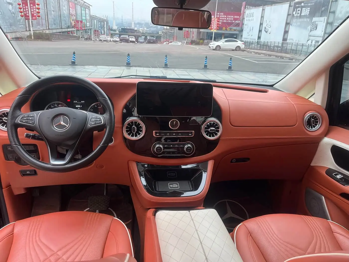 Mercedes-Benz Vito 2023 — Photo 10/19