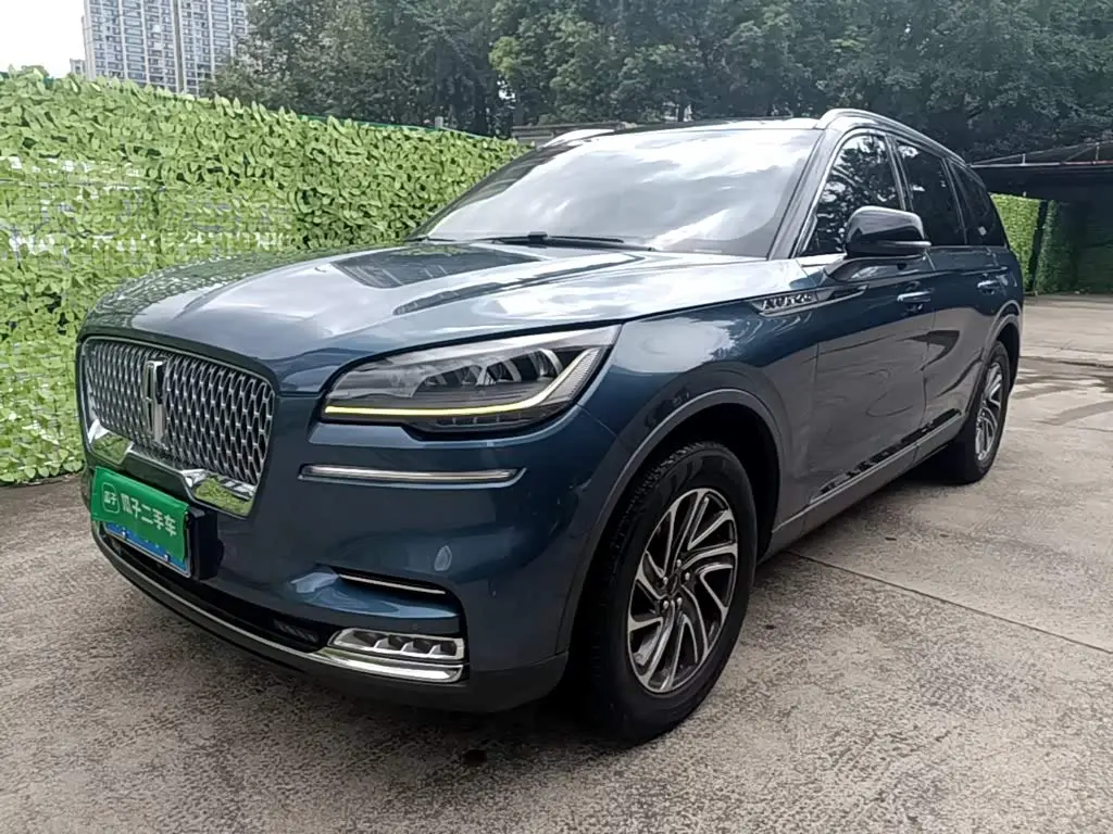 Lincoln Aviator 2020 — Photo 2/20