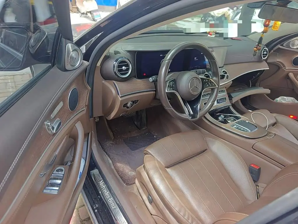 Mercedes-Benz E-Class 2022 — Фото 17/20