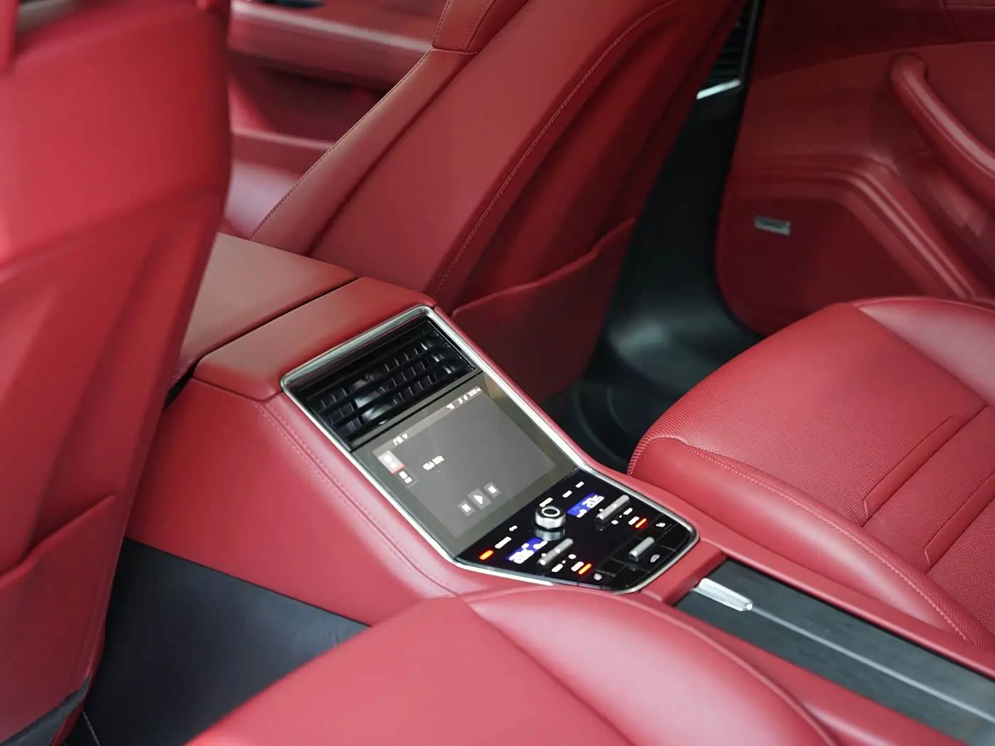 Porsche Panamera 2022 — Photo 18/20