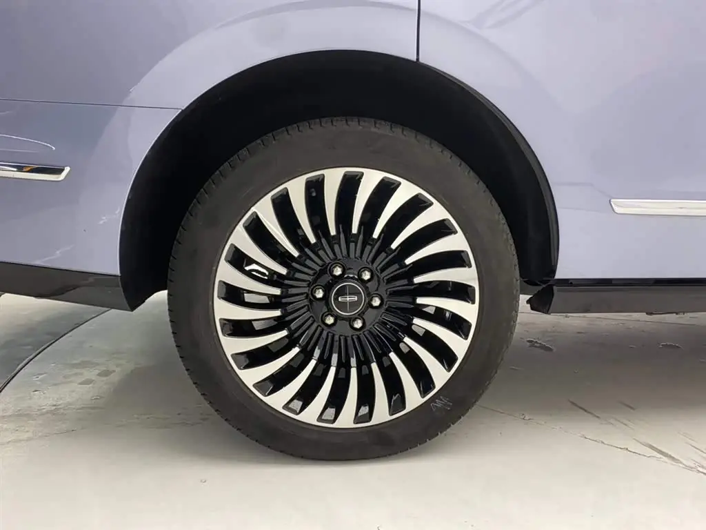 Lincoln Navigator 2021 — Photo 11/20